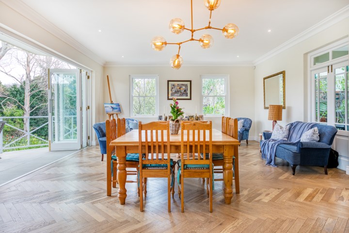 6 Bedroom Property for Sale in Constantia Western Cape